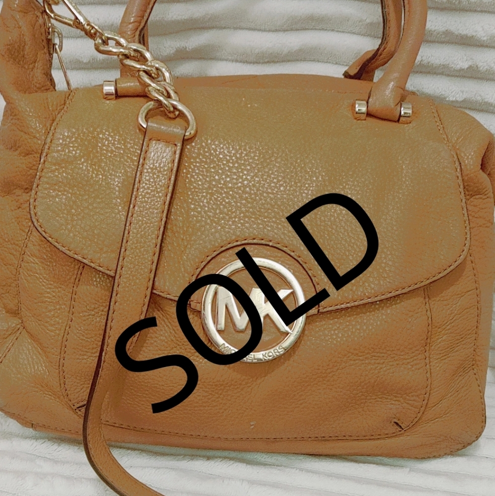 Michael Kors beige leather tote/handbag